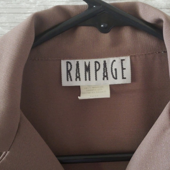 Blazer - Picture 4 of 5